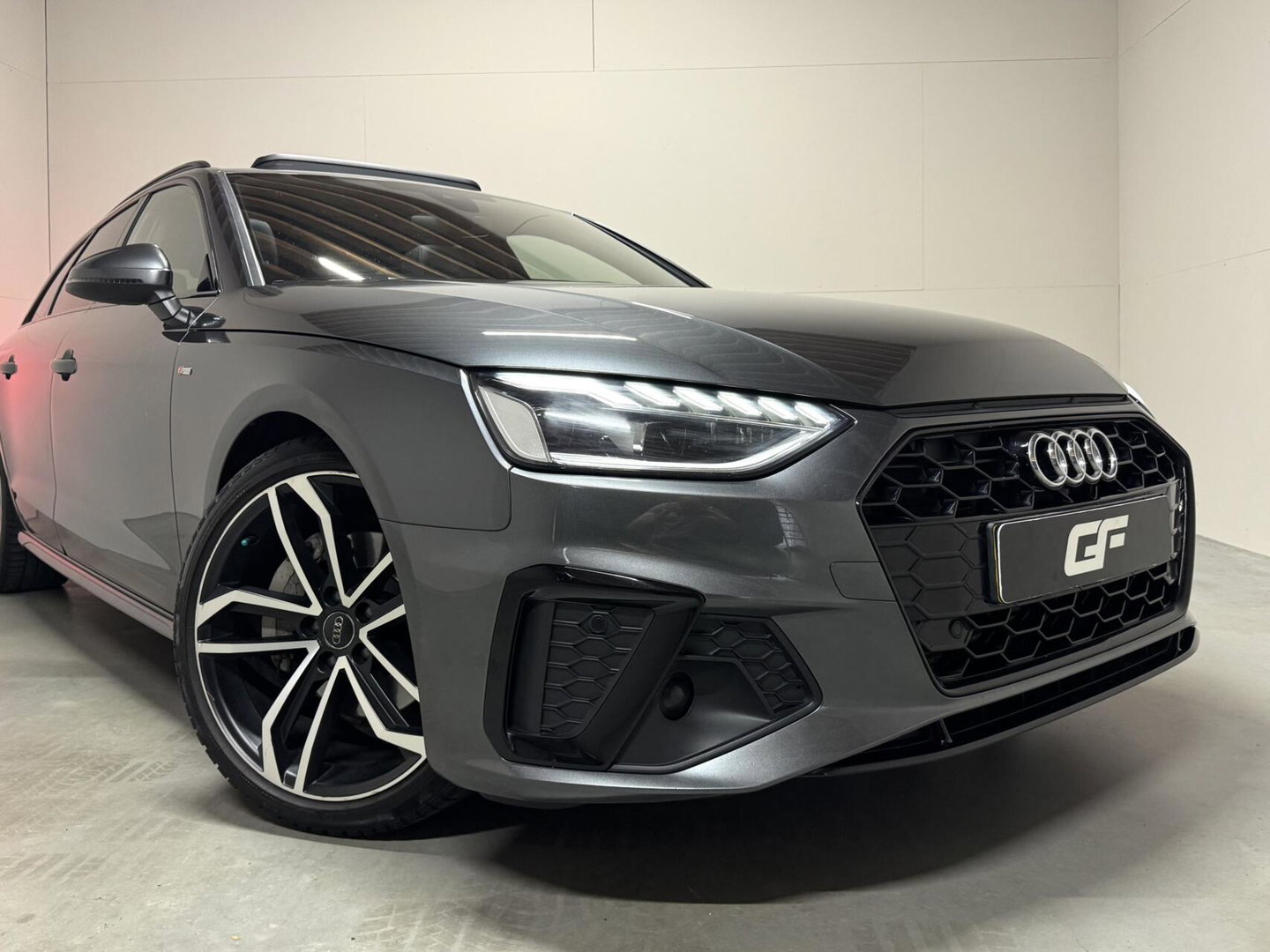 Audi A4 Avant 40 TFSI S-line Black Edition Pano Leer Memory B&O Sfeer NAP