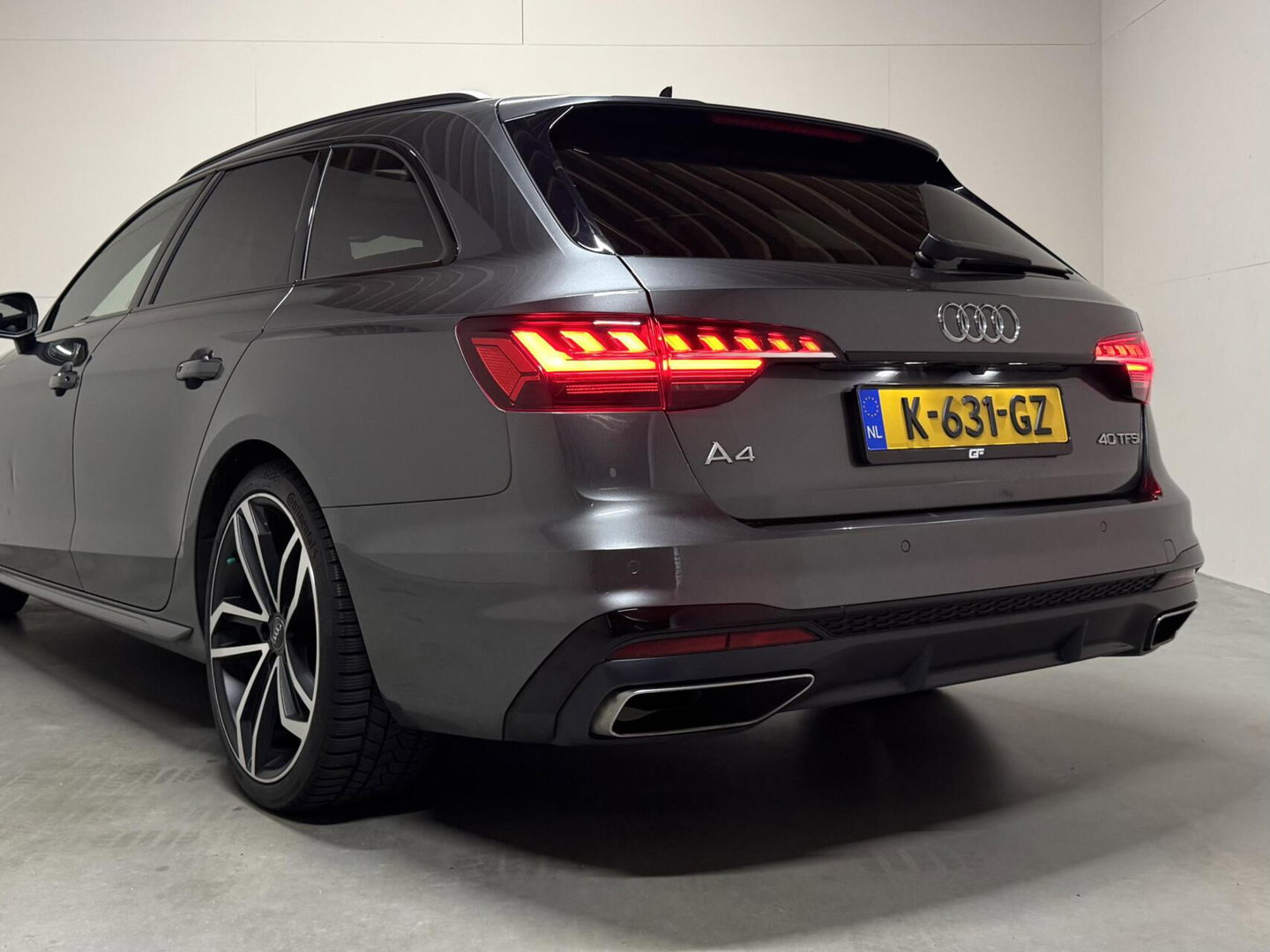 Audi A4 Avant 40 TFSI S-line Black Edition Pano Leer Memory B&O Sfeer NAP