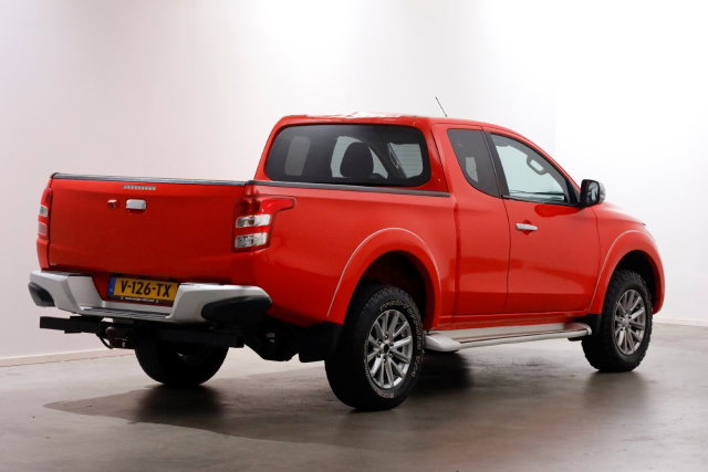 Mitsubishi L200 - 2.4 DI-D 180pk Club Cab Intense 4x4 High/Low Gearing + Diff. Lock 12-2018
