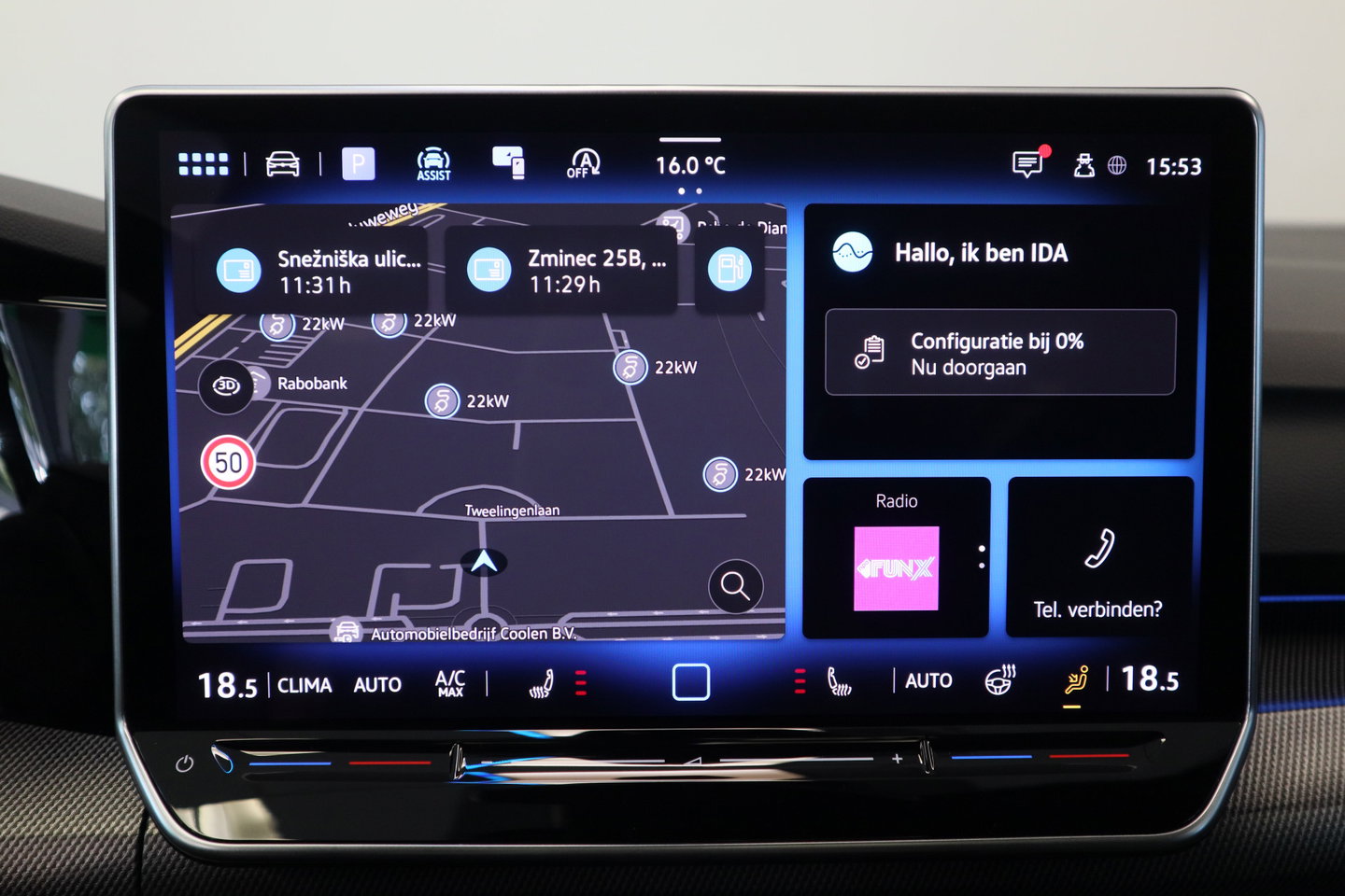 Volkswagen Golf 1.5 eTSI R-Line Edition Panoramadak IQ-Led 24 Maanden garantie* (Vraag naar de voorwaarden)
