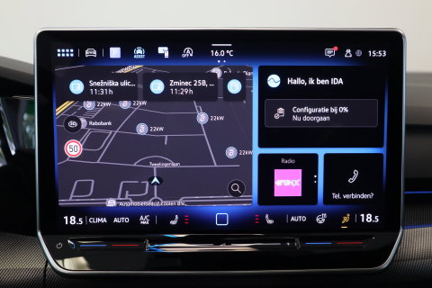 Volkswagen Golf 1.5 eTSI R-Line Edition Panoramadak IQ-Led 24 Maanden garantie* (Vraag naar de voorwaarden)