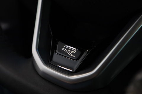 Volkswagen Golf 1.5 eTSI R-Line Edition Panoramadak IQ-Led 24 Maanden garantie* (Vraag naar de voorwaarden)
