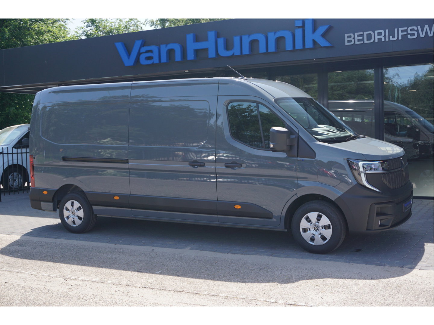 Renault Master E-Tech T35 L3H2 Extra Long range 87 kWh AUT Airco, Navi, Leder, Betimmering, Trekhaak NR. T02*