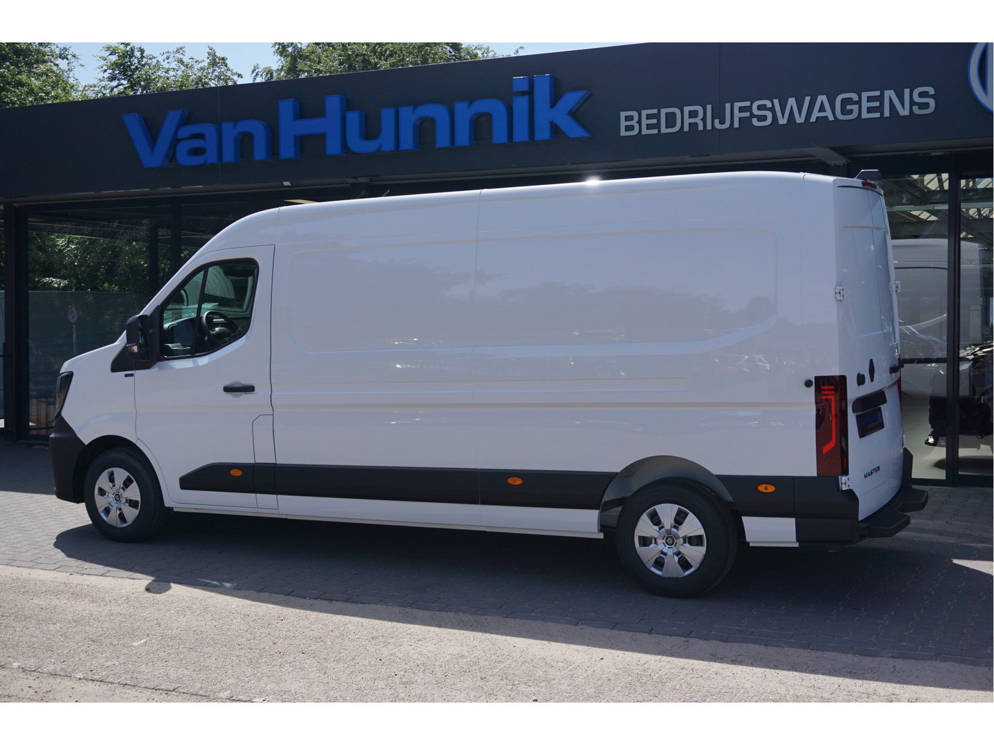 Renault Master E-Tech T35 L3H2 Extra Long range 87 kWh AUT Airco, Navi, Leder, Betimmering, Trekhaak NR. T03*