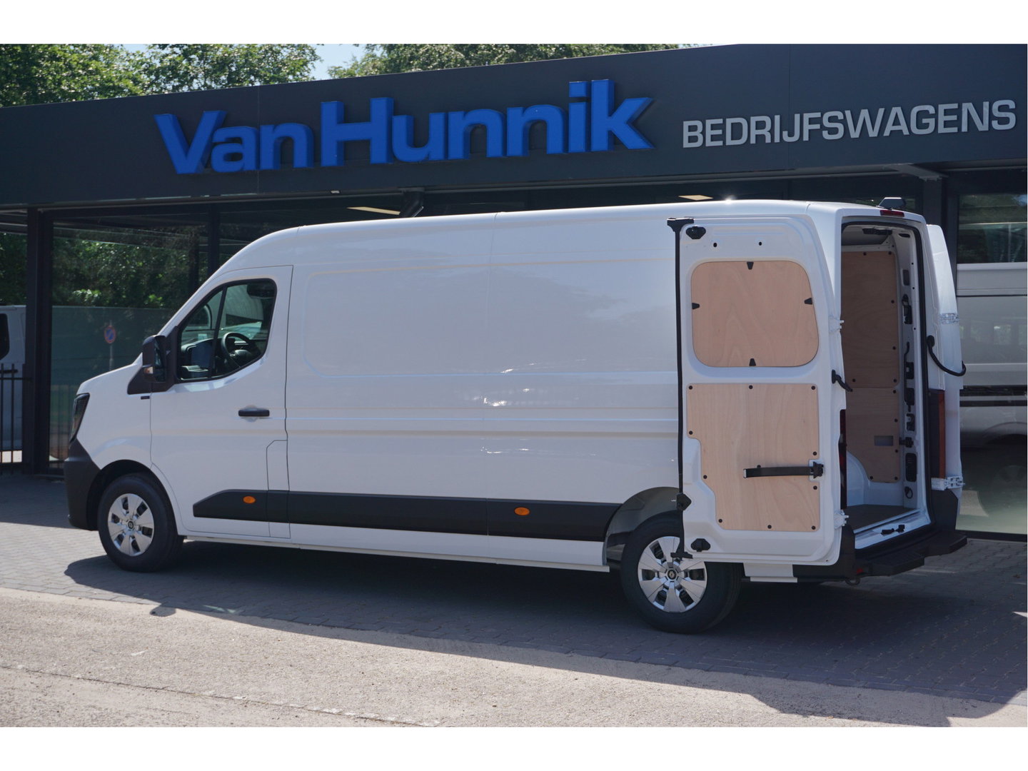 Renault Master E-Tech T35 L3H2 Extra Long range 87 kWh AUT Airco, Navi, Leder, Betimmering, Trekhaak NR. T03*