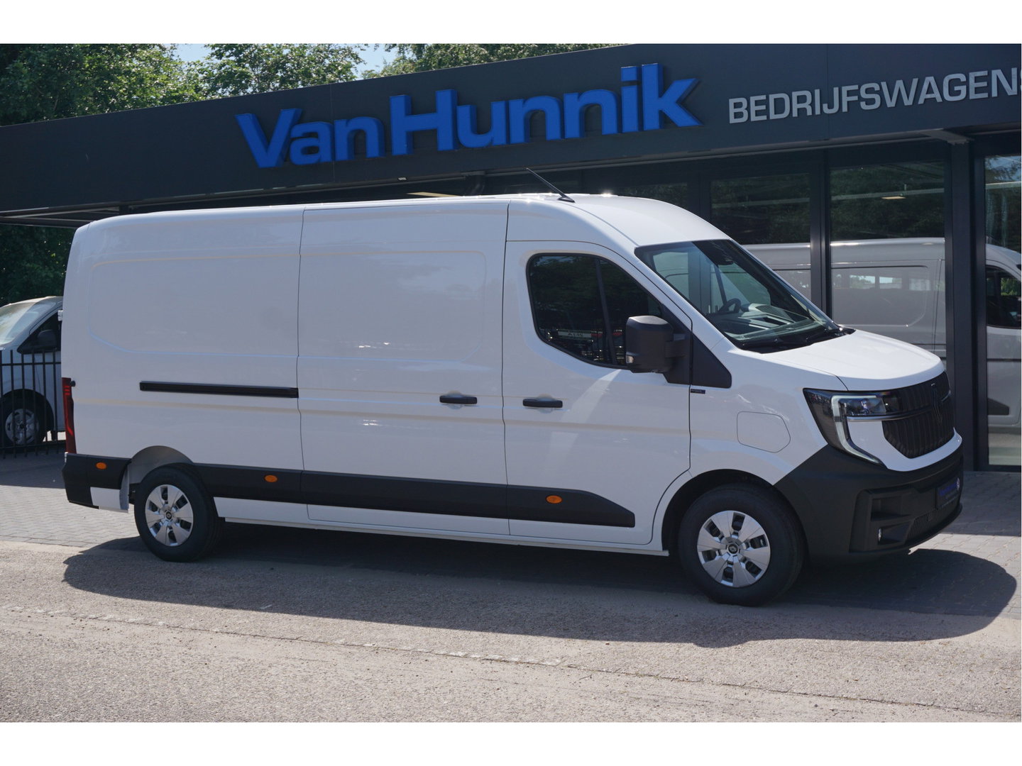 Renault Master E-Tech T35 L3H2 Extra Long range 87 kWh AUT Airco, Navi, Leder, Betimmering, Trekhaak NR. T03*