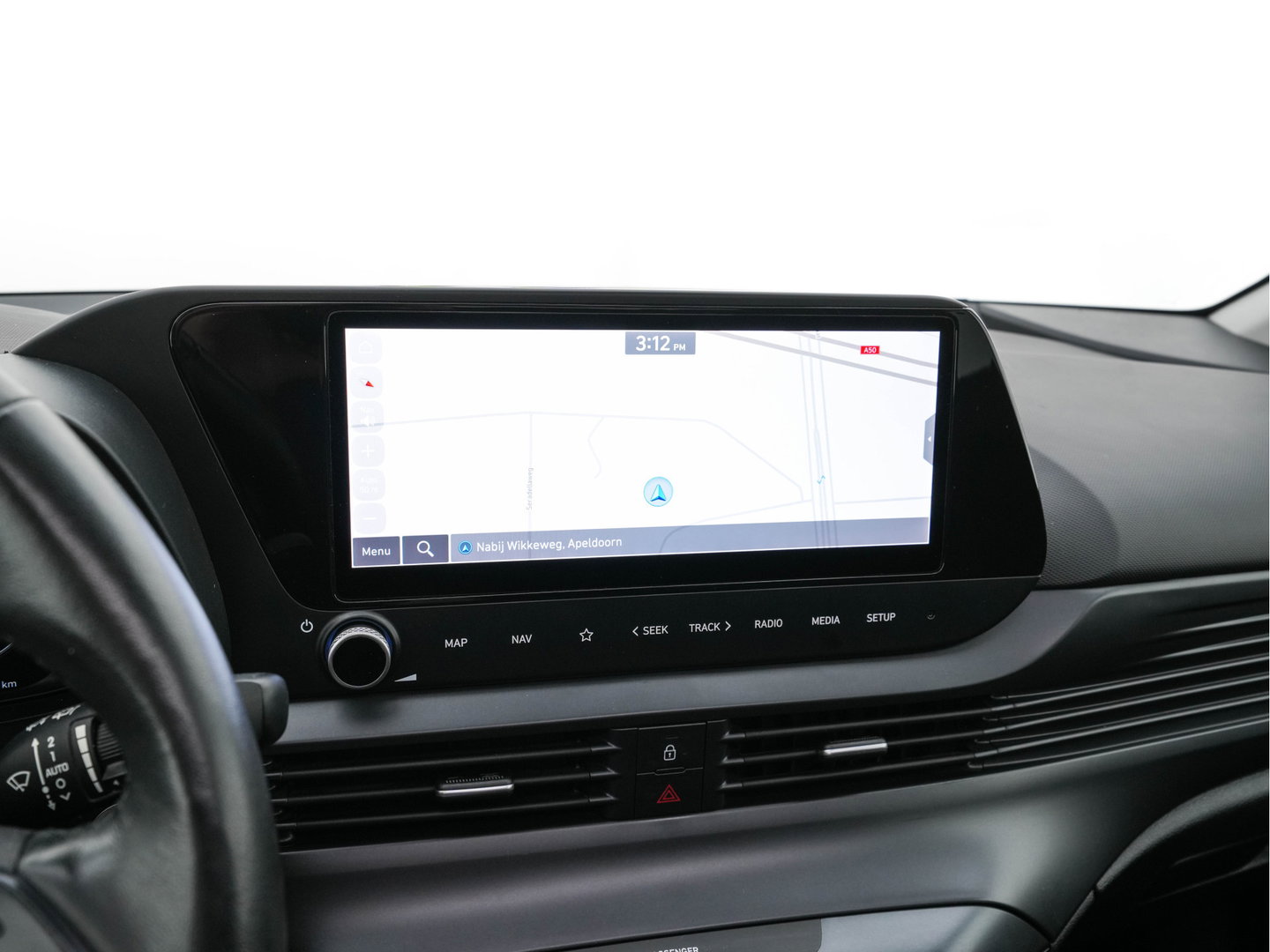 Hyundai Bayon 1.0 T-GDI Premium Sky (INCL.BTW) *PANO | ADAPTIVE-CRUISE | FULL-LED | BOSE-SOUND | BLINDSPOT | DIGI-COCKPIT | HEATED-SPORTSEATS | CAMERA | DAB | KEYLESS | PRIVACY-GLASS | 16''ALU | TOWBAR*