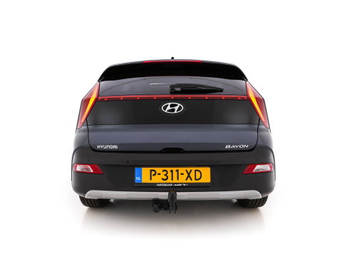 Hyundai Bayon 1.0 T-GDI Premium Sky (INCL.BTW) *PANO | ADAPTIVE-CRUISE | FULL-LED | BOSE-SOUND | BLINDSPOT | DIGI-COCKPIT | HEATED-SPORTSEATS | CAMERA | DAB | KEYLESS | PRIVACY-GLASS | 16''ALU | TOWBAR*