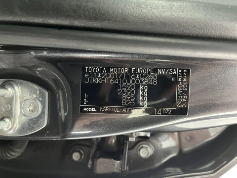 Toyota Urban Cruiser 1.3 VVT-i Dynamic *NAVI-FULLMAP | KEYLESS | ECC | PRIVACYGLASS | TOWBAR | DAB | PDC | 16''ALU*