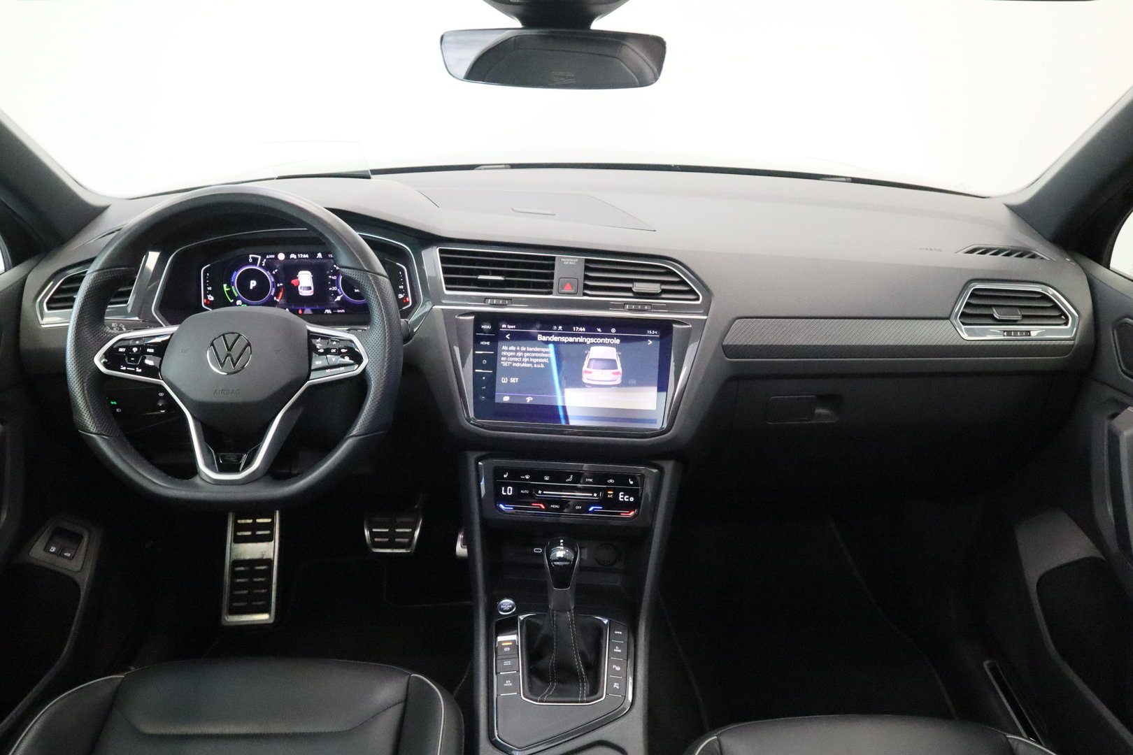 Volkswagen Tiguan 1.4 TSI eHybrid R-Line Business+ Volleder VCP Panoramadak Elec.Trekhaak