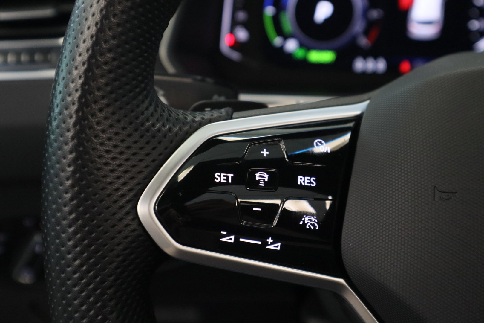 Volkswagen Tiguan 1.4 TSI eHybrid R-Line Business+ Volleder VCP Panoramadak Elec.Trekhaak