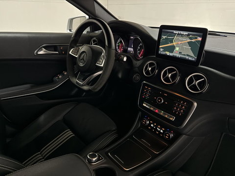 Mercedes-Benz A-Klasse 200 AMG WhiteArt Edition Pano Cruise NAP