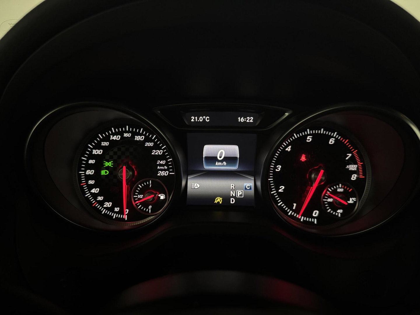 Mercedes-Benz A-Klasse 200 AMG WhiteArt Edition Pano Cruise NAP