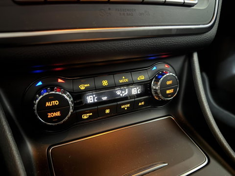 Mercedes-Benz A-Klasse 200 AMG WhiteArt Edition Pano Cruise NAP