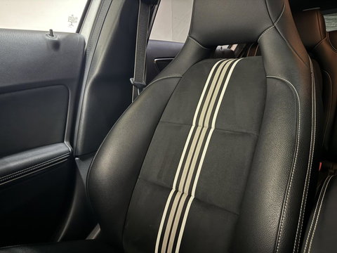 Mercedes-Benz A-Klasse 200 AMG WhiteArt Edition Pano Cruise NAP