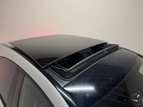 Mercedes-Benz A-Klasse 200 AMG WhiteArt Edition Pano Cruise NAP