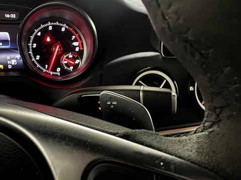 Mercedes-Benz A-Klasse 200 AMG WhiteArt Edition Pano Cruise NAP
