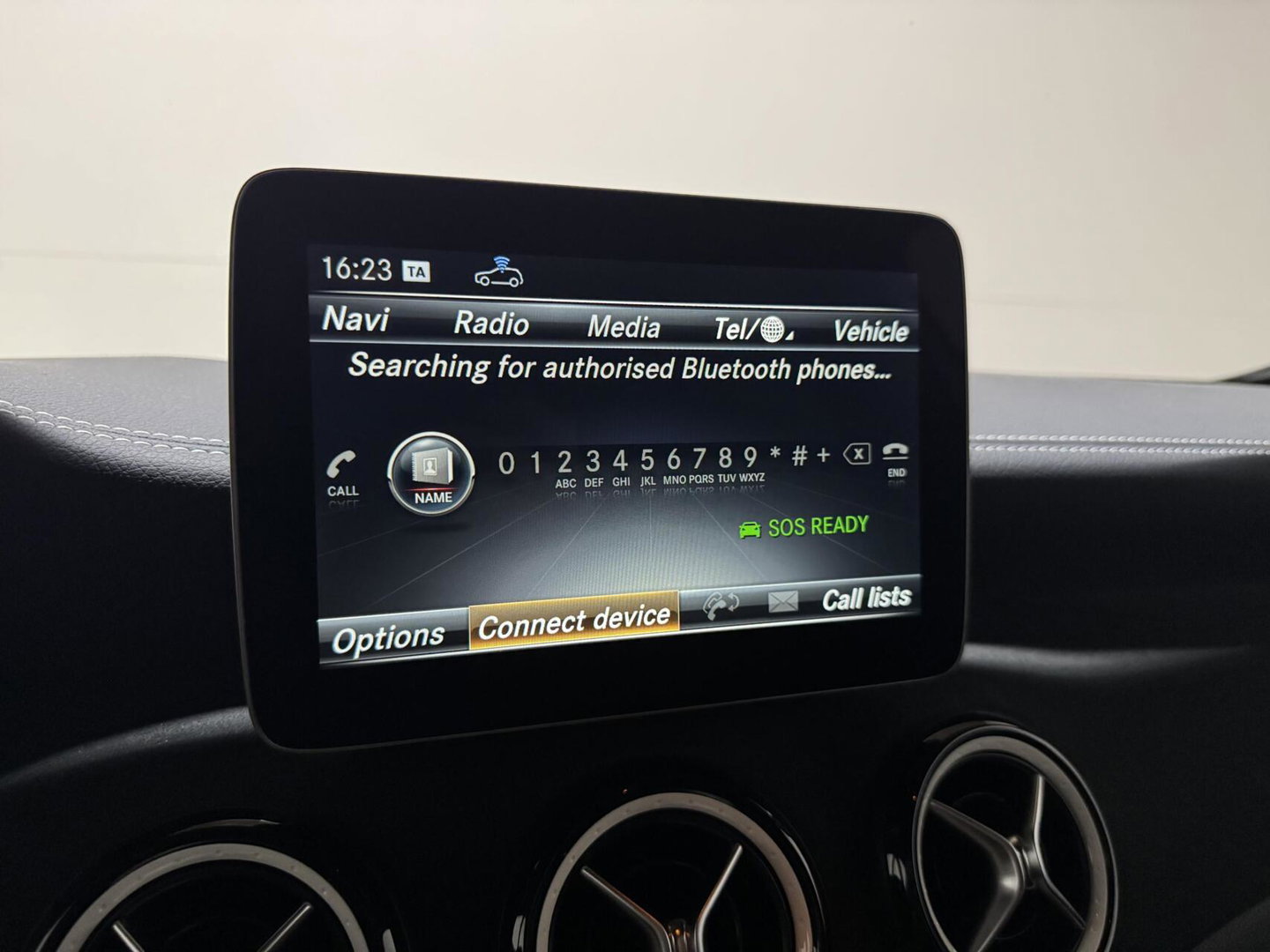 Mercedes-Benz A-Klasse 200 AMG WhiteArt Edition Pano Cruise NAP
