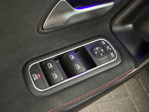 Mercedes-Benz CLA-Klasse 180 Premium+ AMG Pano|Memory|Sfeer