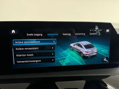 Mercedes-Benz CLA-Klasse 180 Premium+ AMG Pano|Memory|Sfeer