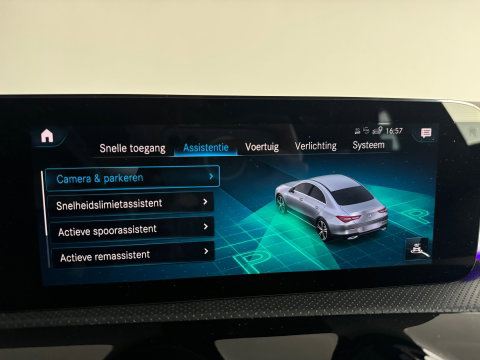 Mercedes-Benz CLA-Klasse 180 Premium+ AMG Pano|Memory|Sfeer