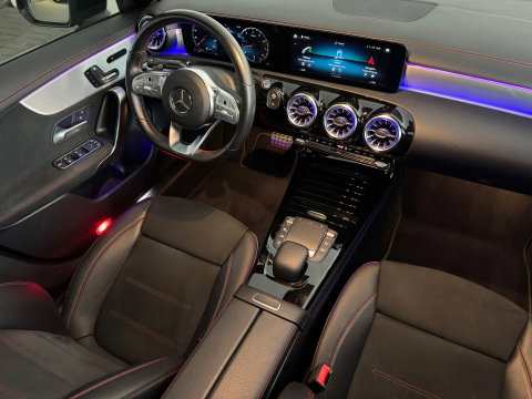 Mercedes-Benz CLA-Klasse 180 Premium+ AMG Pano|Memory|Sfeer