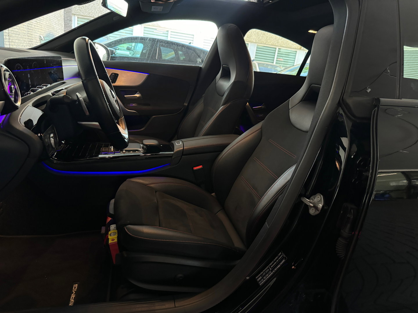 Mercedes-Benz CLA-Klasse 180 Premium+ AMG Pano|Memory|Sfeer