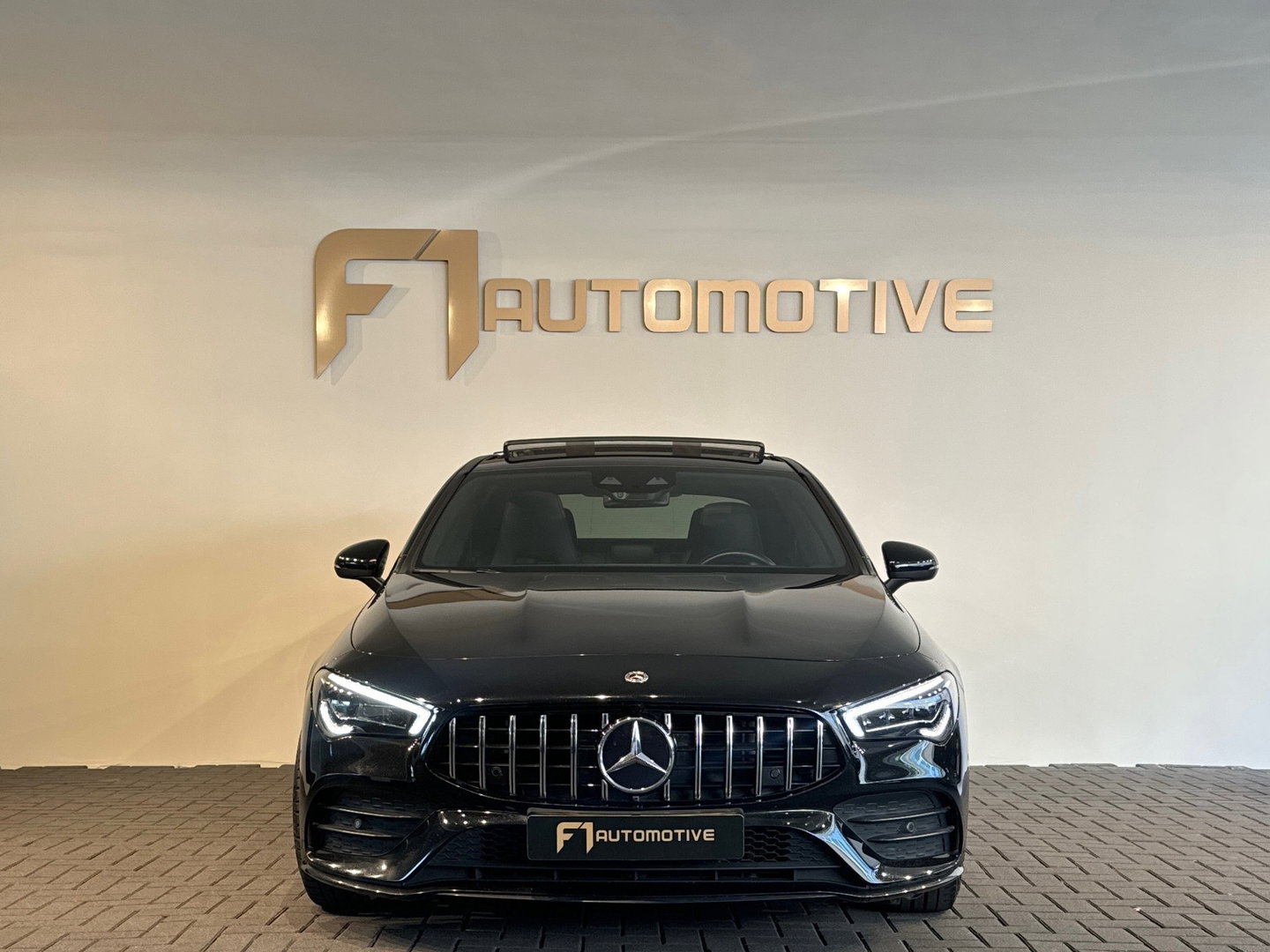 Mercedes-Benz CLA-Klasse 180 Premium+ AMG Pano|Memory|Sfeer