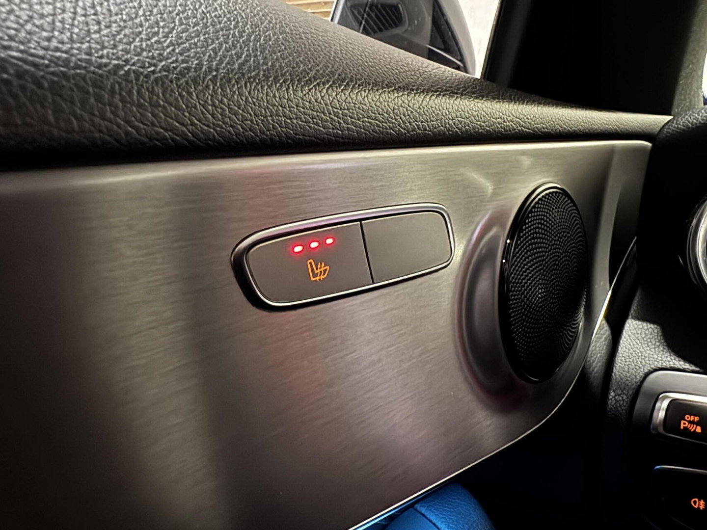 Mercedes-Benz C-Klasse Coupé 200 4MATIC AMG Pano 360° Sfeer Carplay