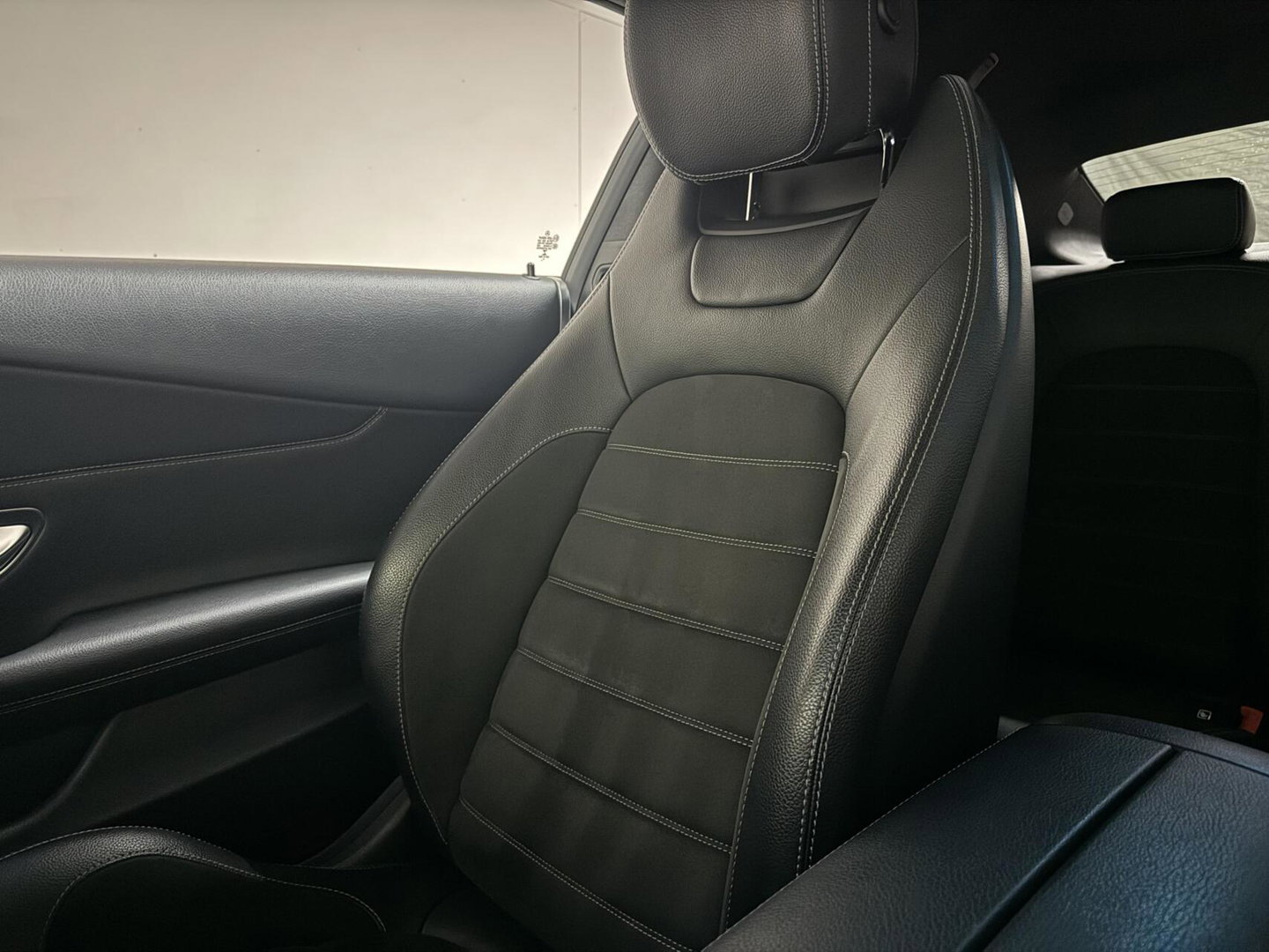 Mercedes-Benz C-Klasse Coupé 200 4MATIC AMG Pano 360° Sfeer Carplay