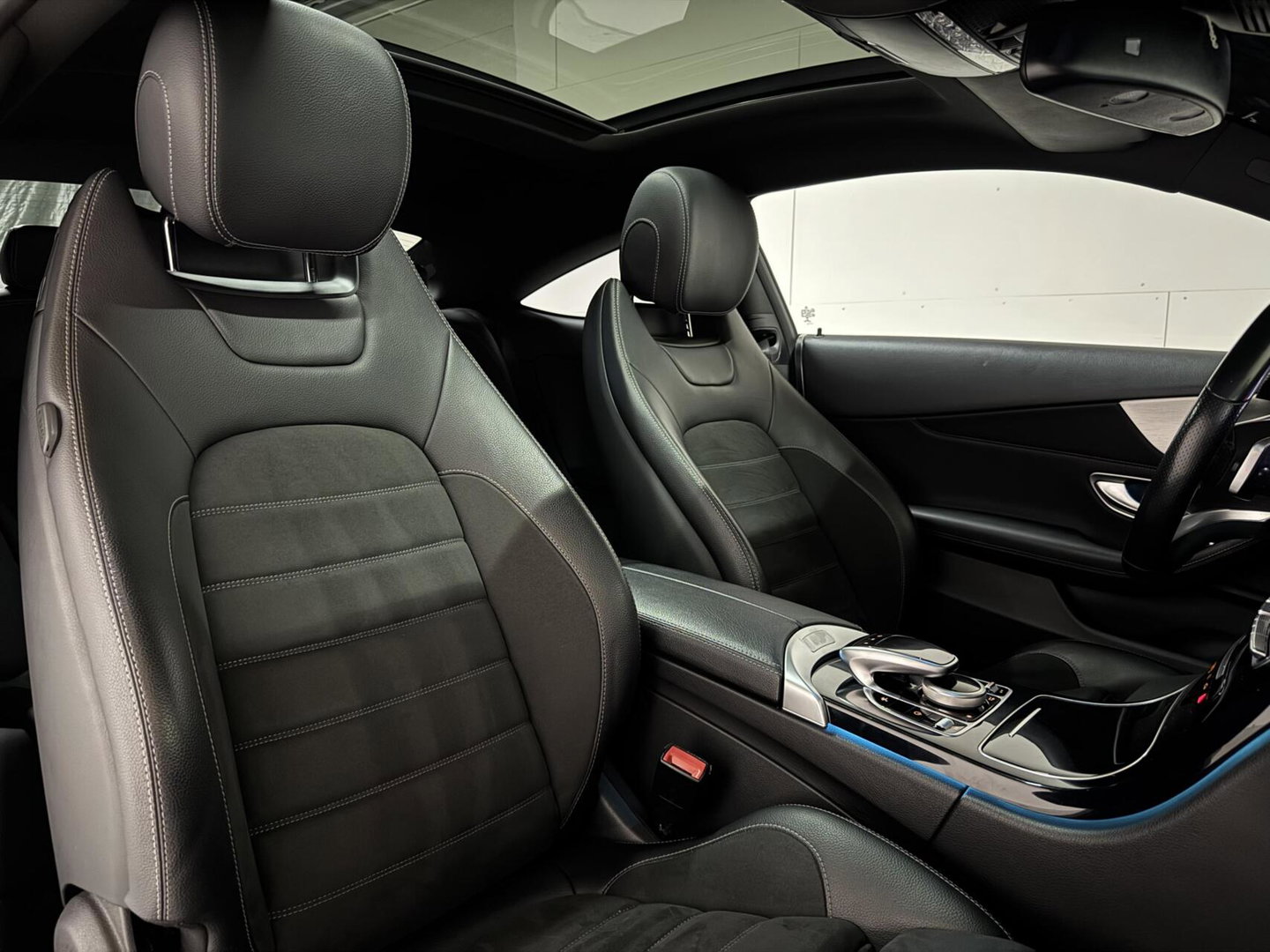 Mercedes-Benz C-Klasse Coupé 200 4MATIC AMG Pano 360° Sfeer Carplay