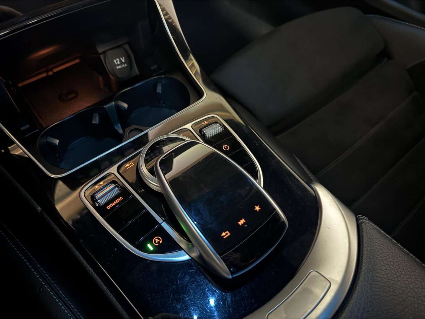 Mercedes-Benz C-Klasse Coupé 200 4MATIC AMG Pano 360° Sfeer Carplay