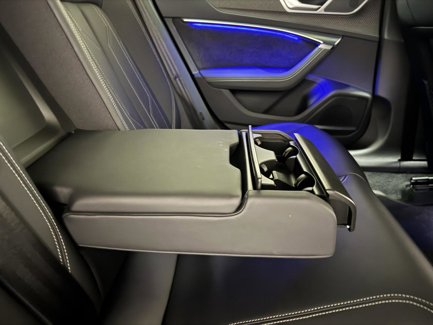 Audi A6 Avant 55 TFSIe Quattro Competition Pano Nachtzicht 360° HUD
