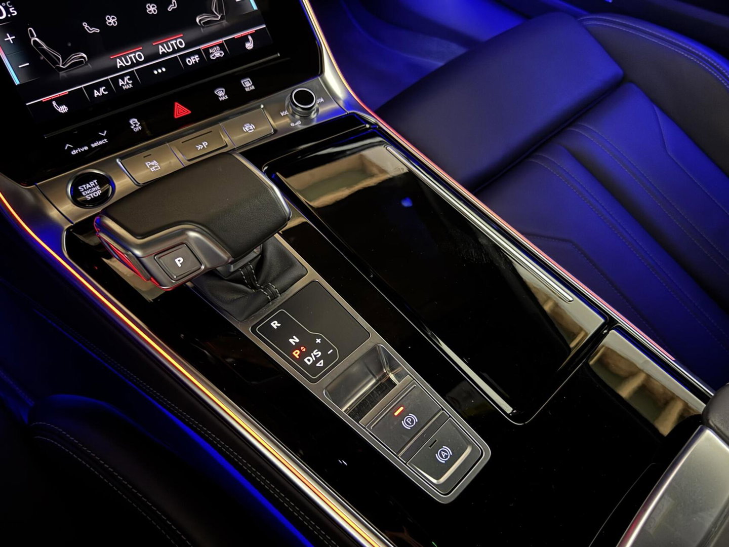 Audi A6 Avant 55 TFSIe Quattro Competition Pano Nachtzicht 360° HUD