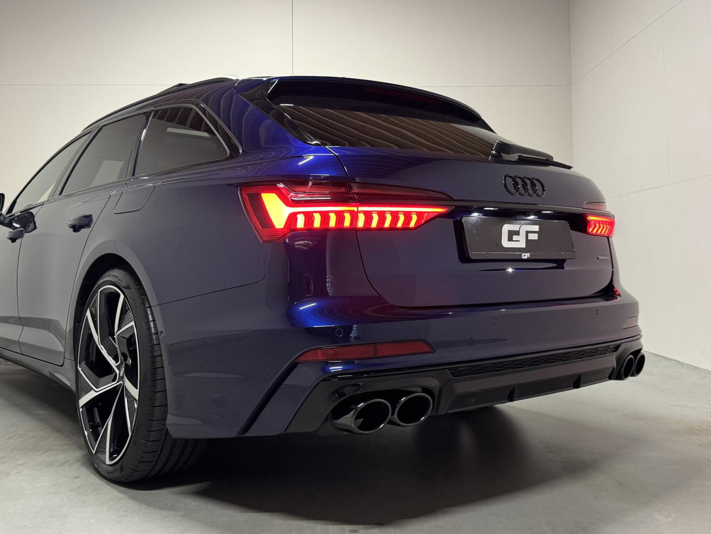 Audi A6 Avant 55 TFSIe Quattro Competition Pano Nachtzicht 360° HUD
