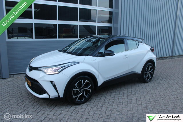 Toyota C-HR - 1.8 Hybrid Dynamic | NL Auto Boekjes | Trekhaak | Parkeersensoren voor en achter |