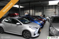 Toyota Yaris - 1.5 Hybrid Design | Trekhaak | Sportvelgen | Navigatie | NL Auto Boekjes.