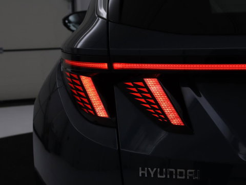 Hyundai Tucson 1.6 T-GDI PHEV Premium 4WD | SOH 96,5% | Stoelventilatie | Leder | Trekhaak | 360 Camera | Adaptive cruise | Krell Audio | Achterbankverwarming | Camera | Memory | Keyless | Plug In