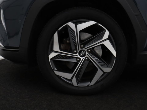 Hyundai Tucson 1.6 T-GDI PHEV Premium 4WD | SOH 96,5% | Stoelventilatie | Leder | Trekhaak | 360 Camera | Adaptive cruise | Krell Audio | Achterbankverwarming | Camera | Memory | Keyless | Plug In