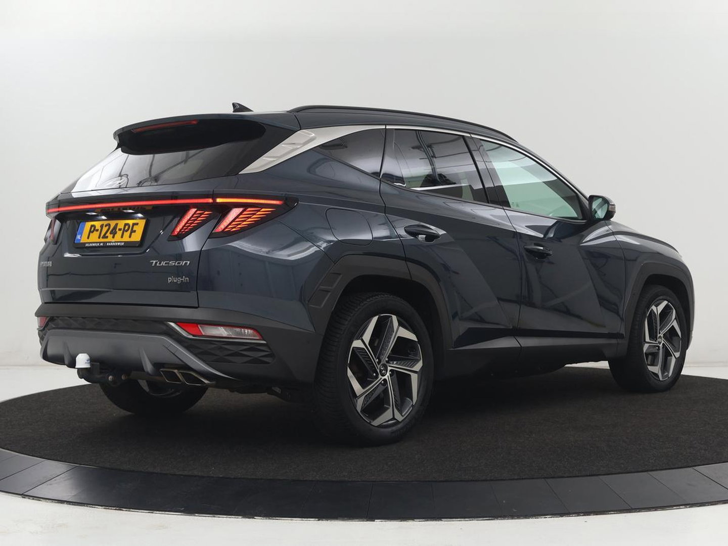 Hyundai Tucson 1.6 T-GDI PHEV Premium 4WD | SOH 96,5% | Stoelventilatie | Leder | Trekhaak | 360 Camera | Adaptive cruise | Krell Audio | Achterbankverwarming | Camera | Memory | Keyless | Plug In