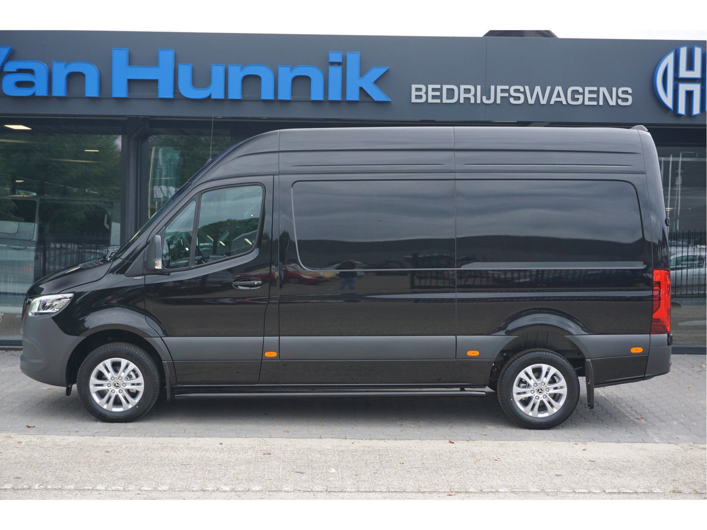 Mercedes-Benz Sprinter 317CDI Pro L2H2 BPM VRIJ!! 10.25" Mbux 17" LM, Gev. Stoel, 3.5T Trekgewicht, LED!! NR. A574*