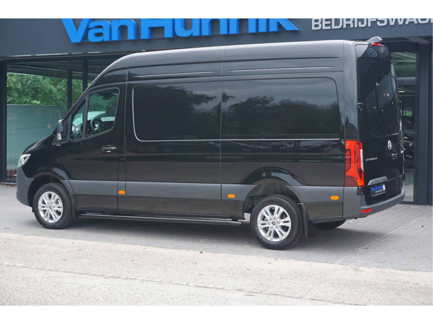 Mercedes-Benz Sprinter 317CDI Pro L2H2 BPM VRIJ!! 10.25" Mbux 17" LM, Gev. Stoel, 3.5T Trekgewicht, LED!! NR. A574*