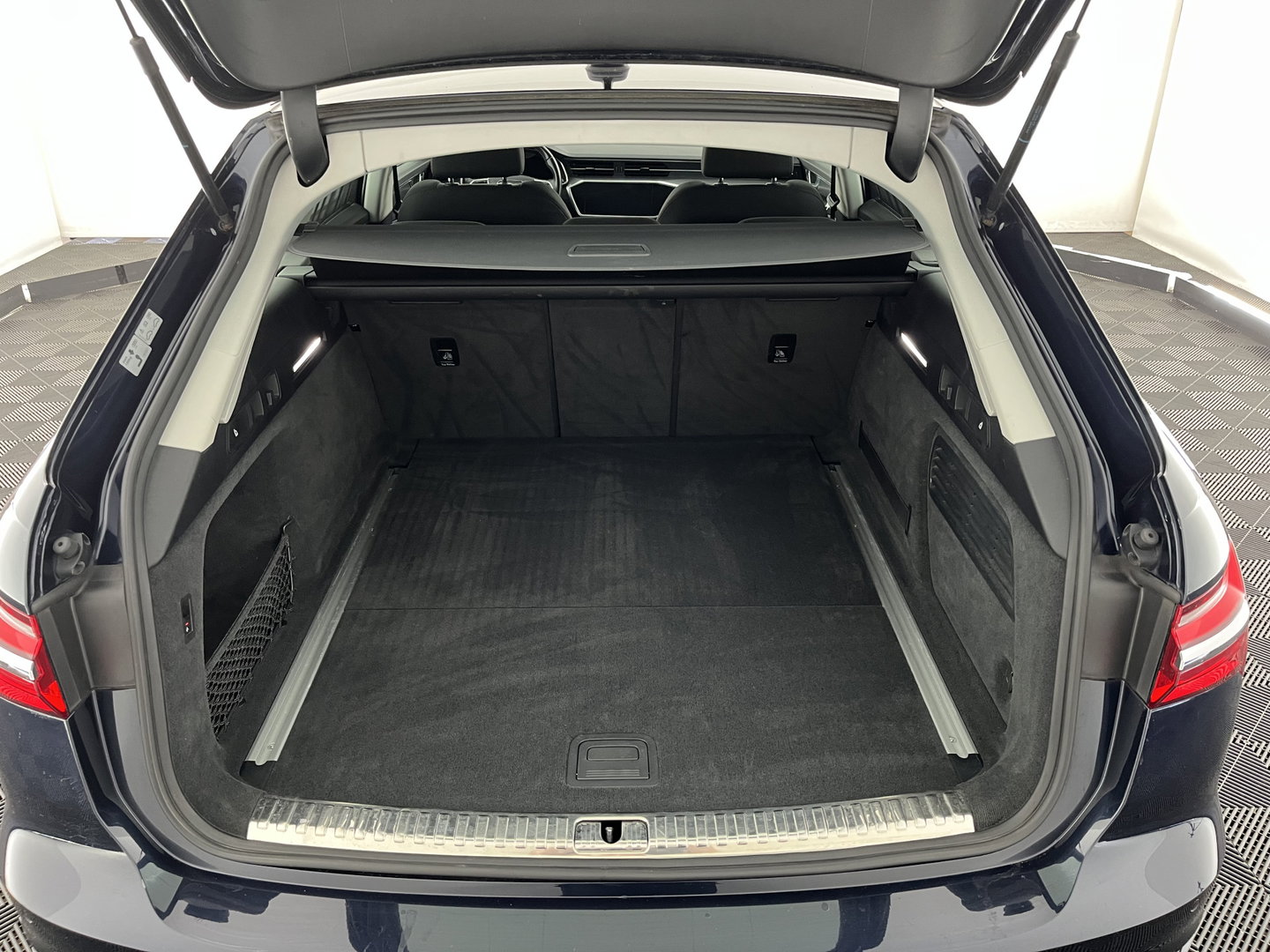 Audi A6 Avant 40 TDI Sport Lease Edition MHEV Aut. *FULL-LED | HEATED-SPORTSEATS | MEMORY-PACK | DIGI-COCKPIT | NAVI-FULLMAP | CARPLAY | AUDI-SOUND | SHIFTPADDLES | TOWBAR | 20''ALU*