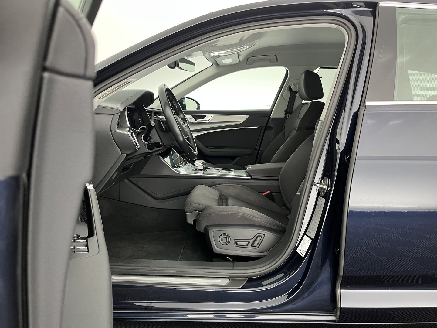 Audi A6 Avant 40 TDI Sport Lease Edition MHEV Aut. *FULL-LED | HEATED-SPORTSEATS | MEMORY-PACK | DIGI-COCKPIT | NAVI-FULLMAP | CARPLAY | AUDI-SOUND | SHIFTPADDLES | TOWBAR | 20''ALU*
