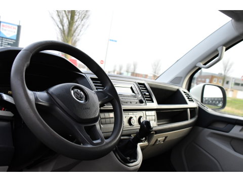 Volkswagen Transporter 2.0 TDI L2H1 DC Edition Cruise, Sensoren, Trekhaak, Airco, 85pk, Radio, Direct leverbaar!