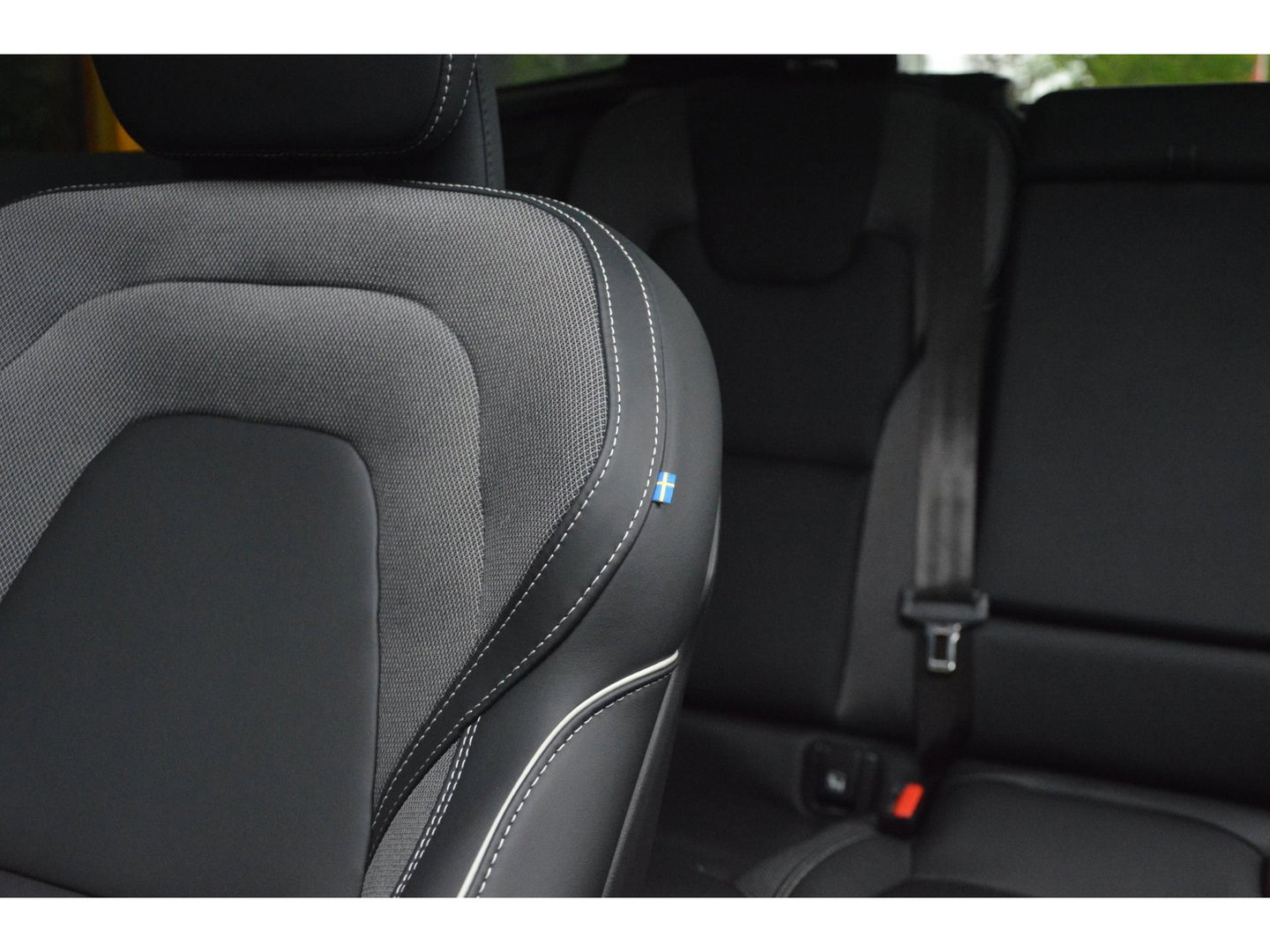 Volvo XC60 T8 Hybrid AWD Ultra Dark | Head-Up Display | 360° Camera | Panoramadak | Harman/Kardon |