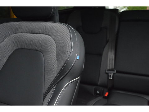 Volvo XC60 T8 Hybrid AWD Ultra Dark | Head-Up Display | 360° Camera | Panoramadak | Harman/Kardon |