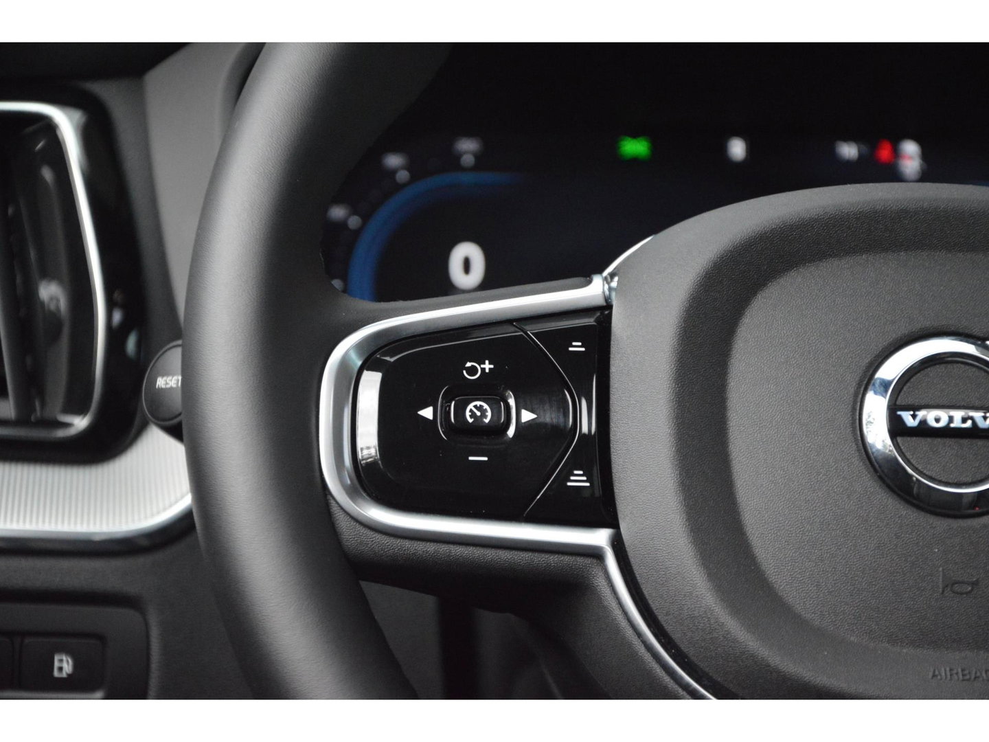 Volvo XC60 T8 Hybrid AWD Ultra Dark | Head-Up Display | 360° Camera | Panoramadak | Harman/Kardon |