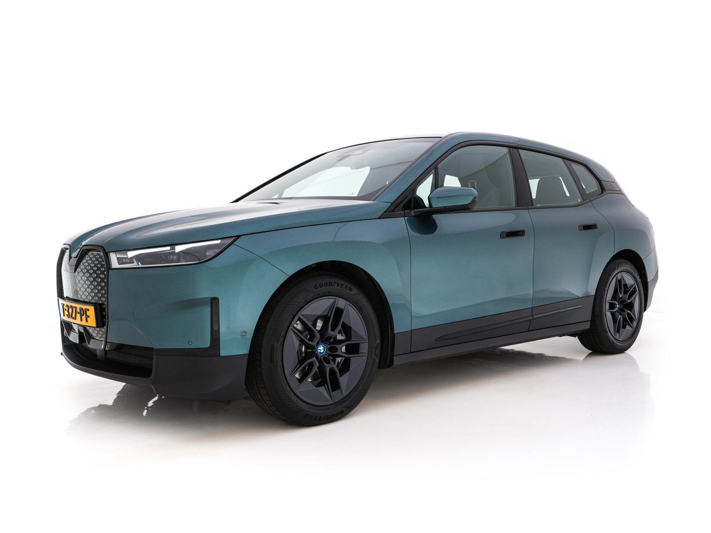 BMW iX xDrive40 Business Edition Plus 77 kWh [ 3-Fase ] {SOH-100%} (INCL-BTW) *PANO | HEAD-UP | TOPVIEW | MASSAGE | LASER-LIGHT | MEMORY-PACK | BOWERS&WILKINS | BLINDSPOT | WIDESCREEN-COCKPIT | HEATED-COMFORTSEATS | DAB | AMBIENTLIGHT | NAVI-FULLMAP | 20''AL