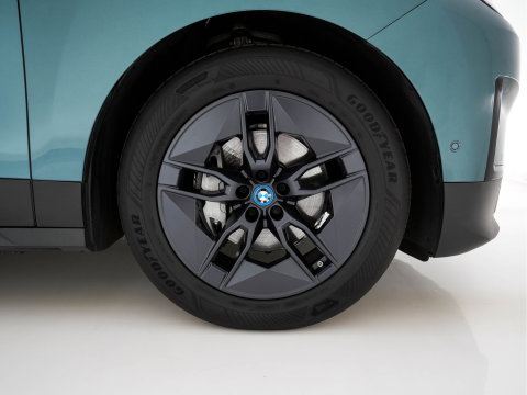 BMW iX xDrive40 Business Edition Plus 77 kWh [ 3-Fase ] {SOH-100%} (INCL-BTW) *PANO | HEAD-UP | TOPVIEW | MASSAGE | LASER-LIGHT | MEMORY-PACK | BOWERS&WILKINS | BLINDSPOT | WIDESCREEN-COCKPIT | HEATED-COMFORTSEATS | DAB | AMBIENTLIGHT | NAVI-FULLMAP | 20''AL